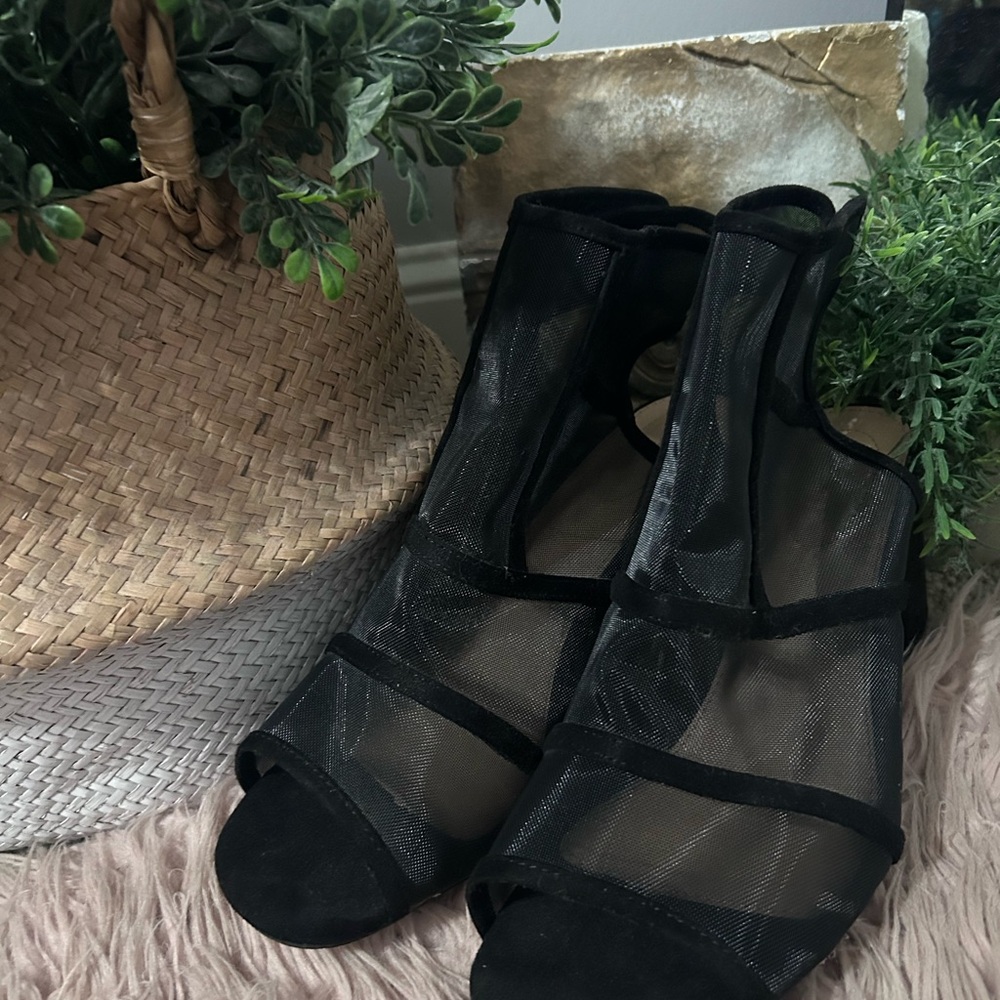 Elegant Black Mesh Women's Shoes - Picture 3 of 8
